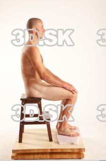 Sitting reference of Hanus 0005